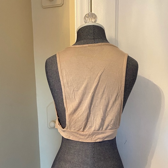 PrettyLittleThing Women’s Cream Cropped Top Size 6 - Picture 10 of 10